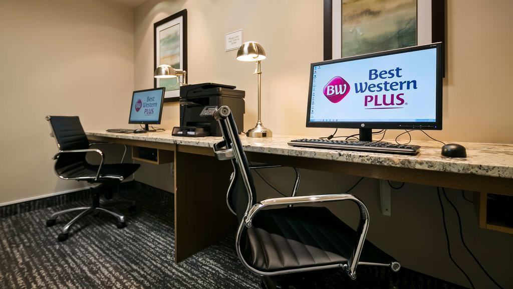 Best Western Plus Chestermere Hotel Екстериор снимка