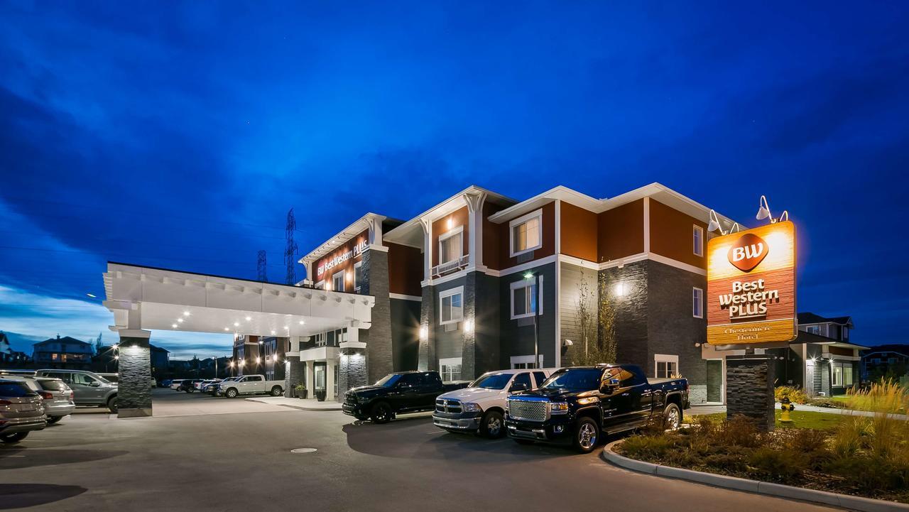 Best Western Plus Chestermere Hotel Екстериор снимка