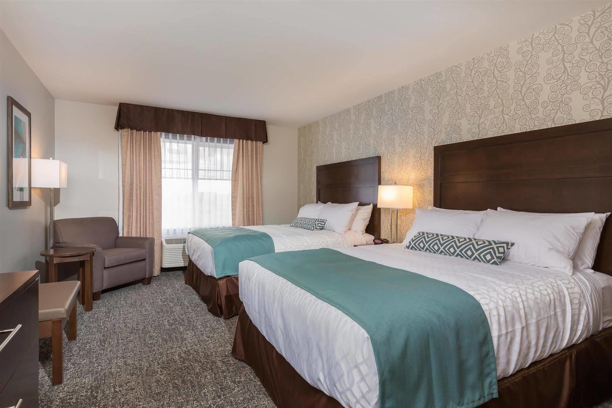 Best Western Plus Chestermere Hotel Екстериор снимка