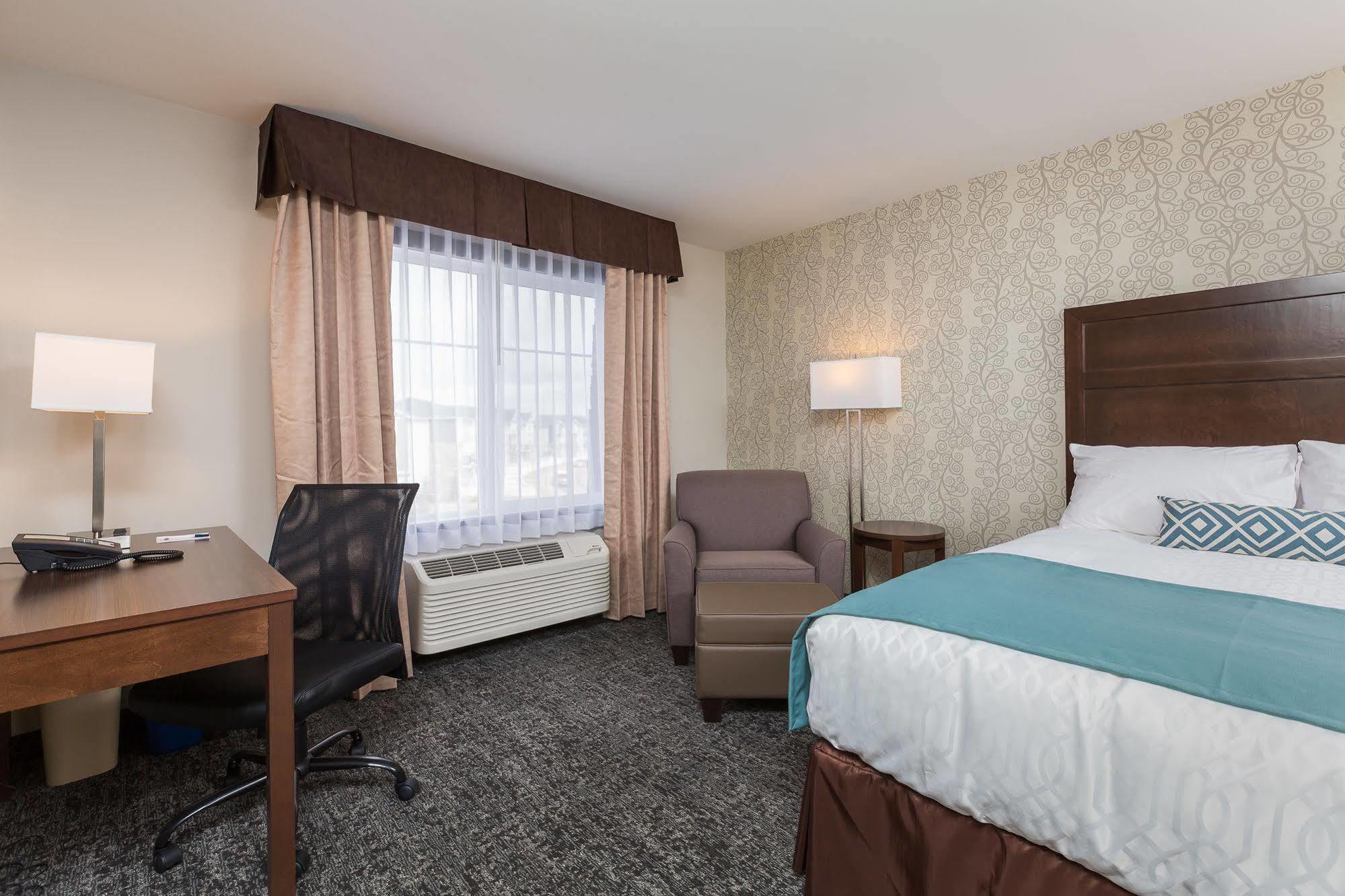 Best Western Plus Chestermere Hotel Екстериор снимка